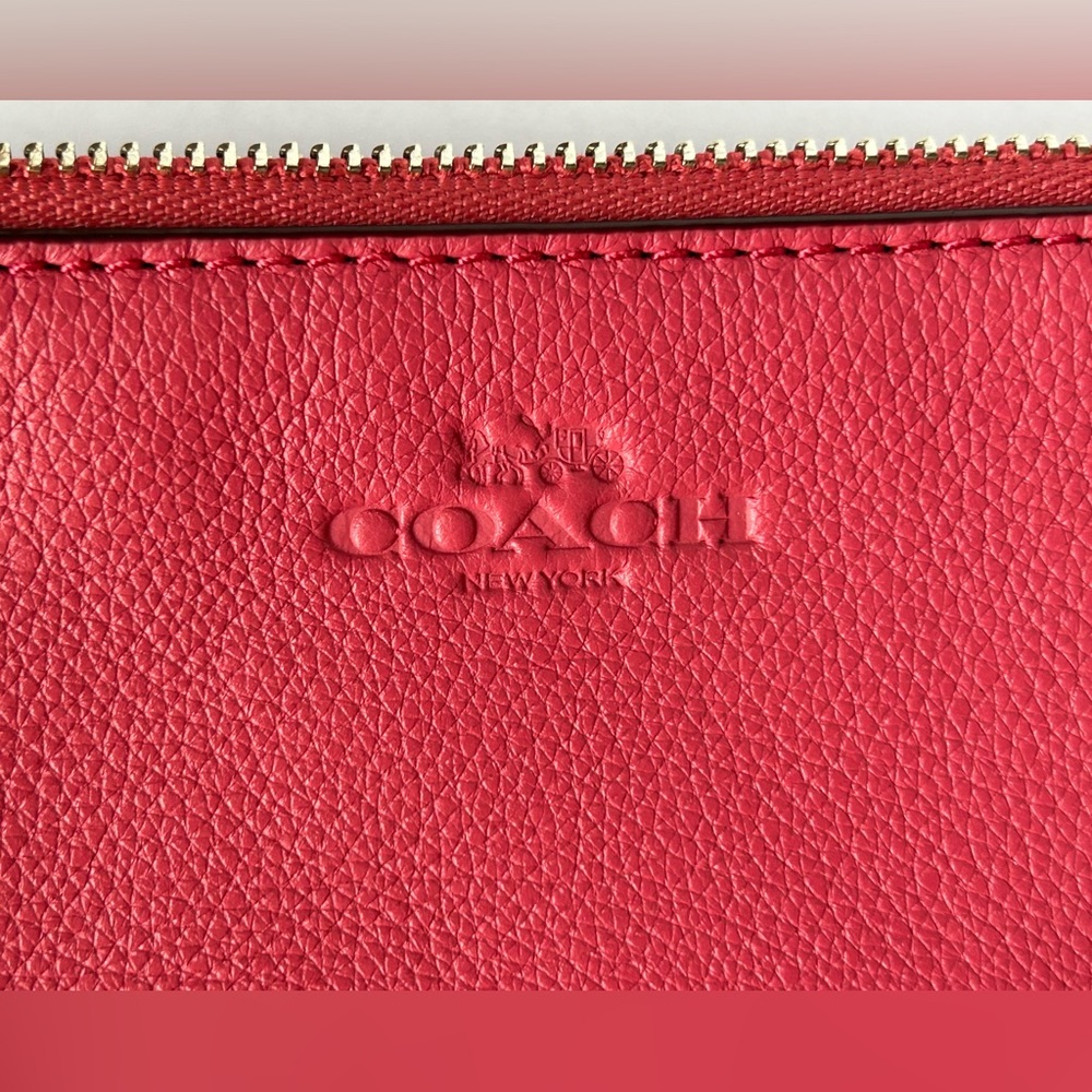 Pink Coach Wallet - Picture 7 of 7